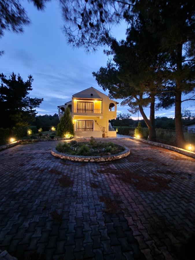 Alexandra Apartment 9 เลฟคิมมี ภายนอก รูปภาพ